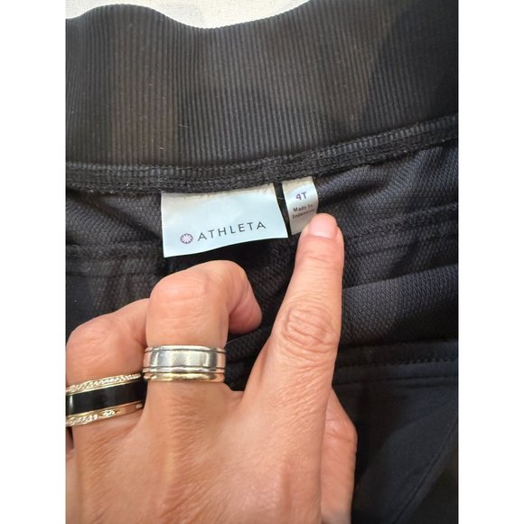 ATHLETA Midtown Shorts Cuffed Hem Drawstring 708303 Black Sz 4 Tall - Picture 3 of 5